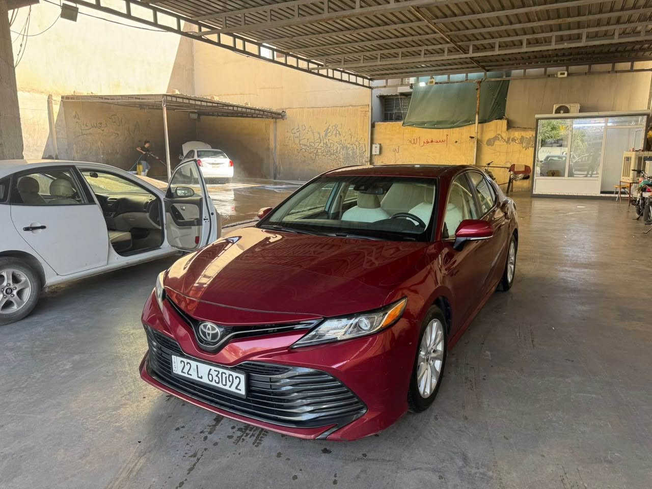 تيوتا كامري موديل 2018 موصفات se  بصمه شغال و داخل اصفر سياره حيل حيل جديد بمعنا كليمة ضرر بس صندوق بدون دواخل بدون ارباك سنويه جديد دفتر بنزين بي كيرو محرك شرط مامفتوح سعر 180$ بي المجال للطبين 
رقم موبايل 
***********
*********** كركوك, العراق
