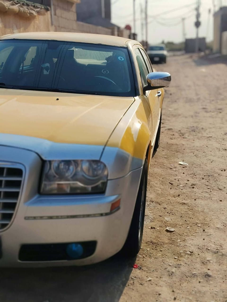 السلام عليكم 
اوباما 2010اصل
 كير ومكينة مكفولات 
تخم تايرات 
حدادية جديده 
منضومة تبريد
دواخل دوشمة 
رقم دولي عمارة 13A

السعر105وبيهة مجال 
الرقم ***********
