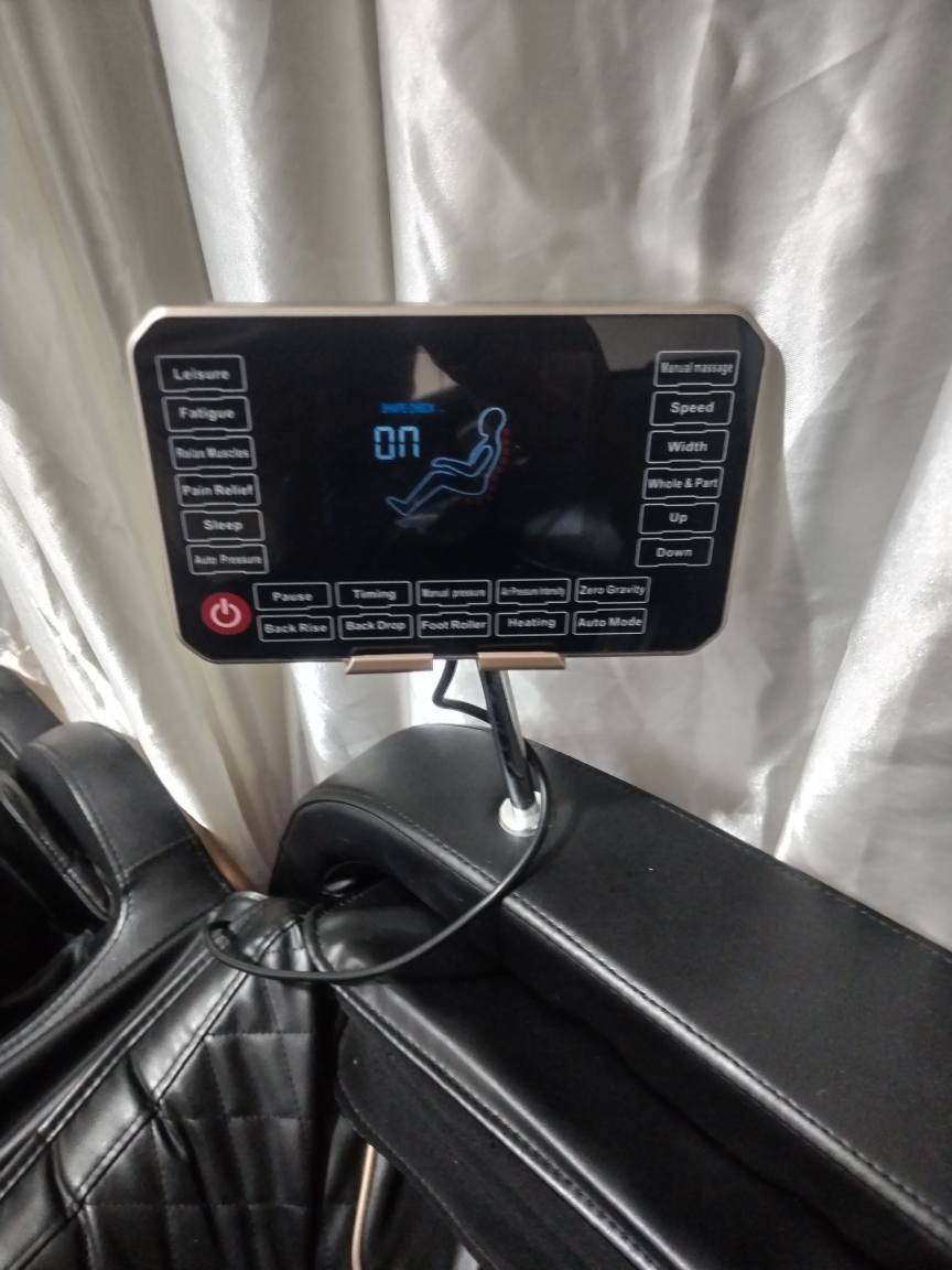 کورسی کارەبایی مەساج زۆر جوان و بێکێشە و مەزبووتە کامل مواسەفاتە ، 6 مۆدی پشت شێلانی هەیە ، بلوتوزە ، هیتەرە ، کارەبای زۆر کەمی ئەوێت ، 6وەرەقە و مەعامەلە ،  لە سلێمانی  *********** السليمانية, العراق
