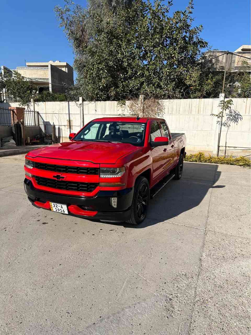 السلام عليكم 
للبيع سلفرادو ٢٠١٩ لون احمر رقم اربيل مميز بأسمي السيارة تحويل مباشر وارد امريكي 

محرك ٥.٣ لتر ٨ سلندر يشتغل اقتصادي ٤ سلندر بالطرق الداخلية، ماشية ٦٦ الف 
حادثها اربع قطع ومتوفرة صور الحادث السيارة

المواصفات: شاشة كبيرة لمس و ايضا تدعم car play ، كاميرا خلفية، ٣ انظمة للقيادة ، لايت ليد ، كير تعليك ، تحديد سرعة ، اوتو بريك عند الصعود او نزول 
السعر: (17,000 الف دولار) (دفتر و سبعين ورقة)
للتواصل: *********** بغداد, العراق
