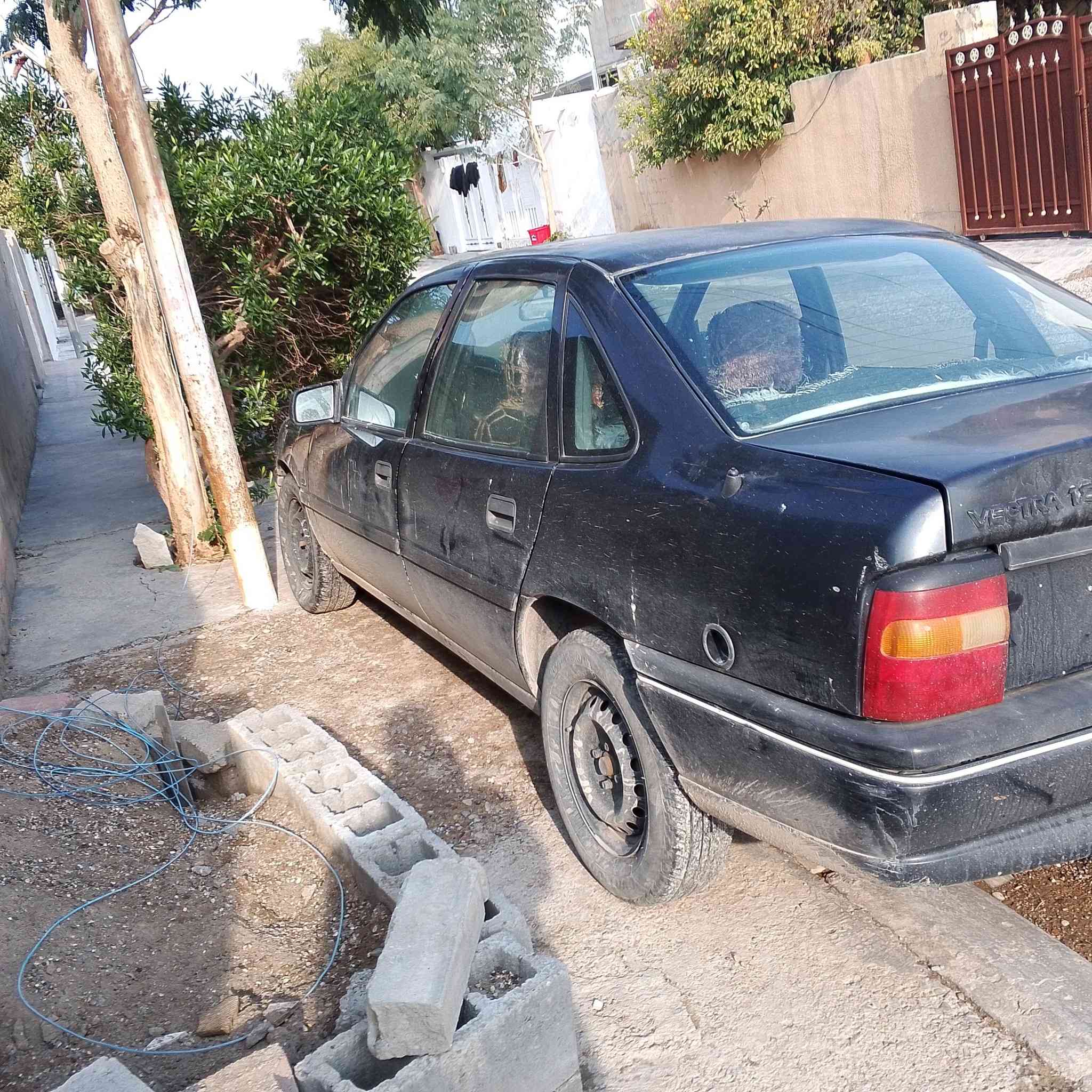 سيارةئؤپل محرك 18سيارةيةپاكوجوانةسةنةوى تازةية ناونيشان كفرى ژمارةى موبايل.***********   سعرى 38كةميك معامةلة
