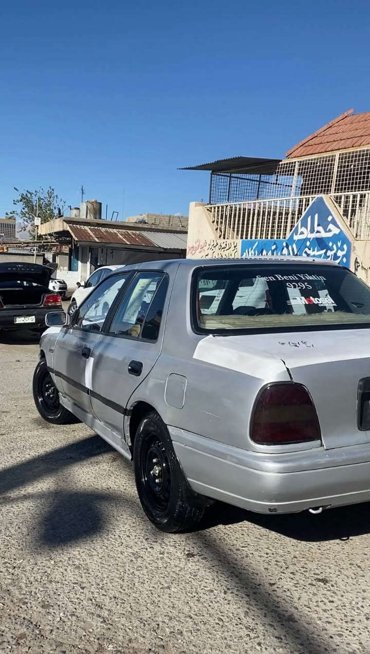 نیسان سەنی  
مۆدێل ١٩٩٣
سەیارەکە گێڕو مەکینەی بەشەرت 
ئاڕم پلاستیک سلێمانیە
ئاڕمو ئەوەلیات موسو بڕاوەی بەشەرت 
٤ تایەو ویلی لۆکی لە ژێرایە 
بانسی تازەیە زۆر توندو تۆڵە
سەیارەکە ماڵی دۆستە 
سعری 22 $ مەجالێ برایانە 
شوێن سلێمانی 
ژ.م*********** Singapore
