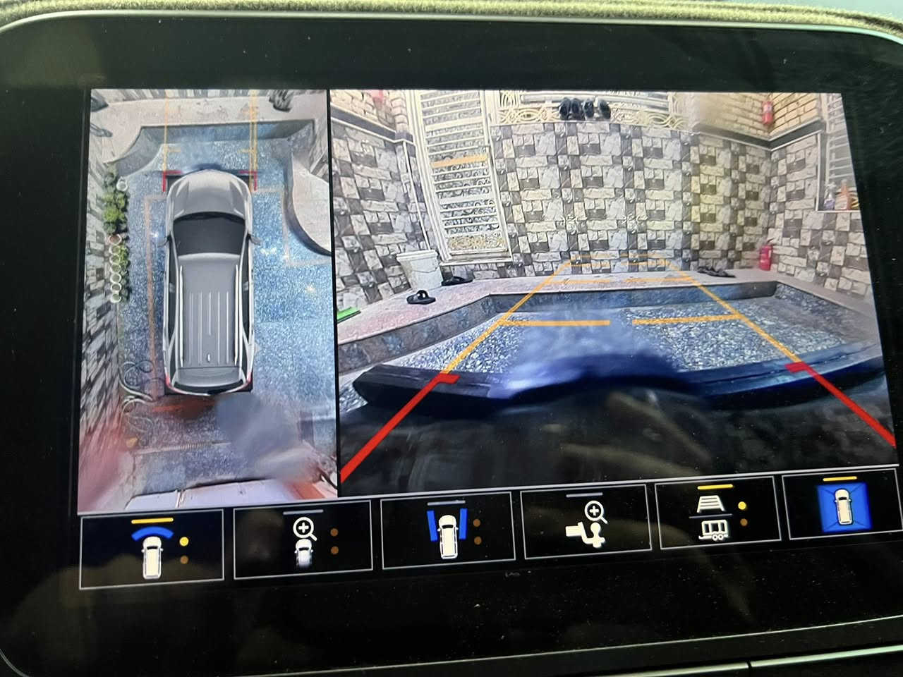 كوينكس 23
حادثه دعاميه فقط وبارد في باب السايق والخلفي
فول مواصفات عدا الفتحه فئة RS 
تحكمات 
شاشه كارب بليد
5 كامرات 
تحديد مسار 
تثبيت سرعه
قياده ثاتيه 
تدفئة استرين 
تدفئة كشنات امامية
تبريد لمس (قطعتين)
حساسات امامي خلفيه جوانب
رادارات امامي خلفي
صندوك كهرباء 
لايت زنون ولد 
بك لايت لد
علامه سوداء
دفع رباعي 
توقف ذاتي 
رقم ميسان تحويل ثاني يوم 
السعر 190 وبيه مجال للشراي 
مكان السياره (ميسان)
للاستفسار ***********
