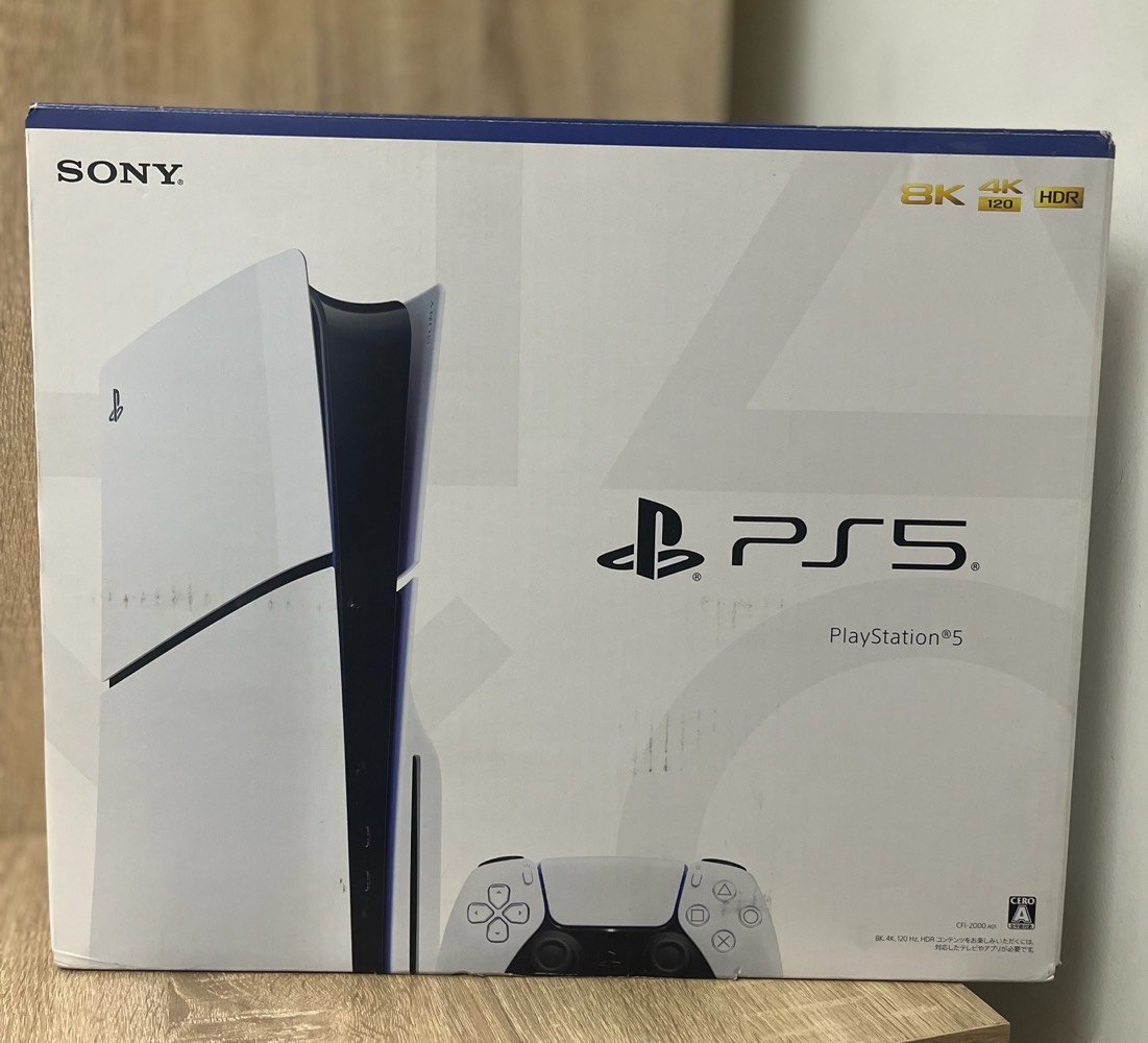 PS5
حالة الجهاز: جيد جداً - ممتاز
——————————————————
مدة الاستخدام: بحدود ١٠ أشهر - سنه
*انا صاحب الجهاز لست ابو محل*
——————————————————
سعر: ٦٤٠ الف <بي مجال>
——————————————————
موجود توصيل جميع المحافظات،
*التوصيل مجاني*
شنو وضع الجهاز؟ يعني هل هو جديد أو مستعمل؟: 
مستعمل نضيف جداً 
هل الجهاز يحتوي على أي خدوش أو دمار واضح؟: 
لا يحتوي على أي خدوش أو دمار 
شنو سعر الجهاز وهل تقدر تتفاوض على السعر؟: 
السعر ٦٤٠ ألف قابل للتفاوض