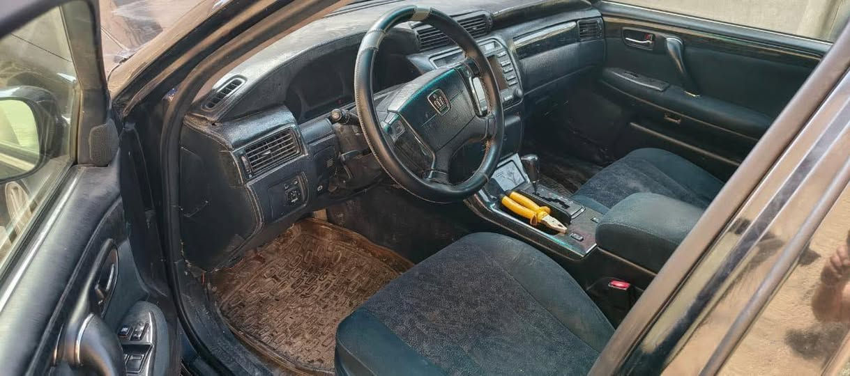 السلام عليكم للبيع جنون ادوات كصه قماره فقط دكمتين كرستال ب45  وبيها مجال ***********
