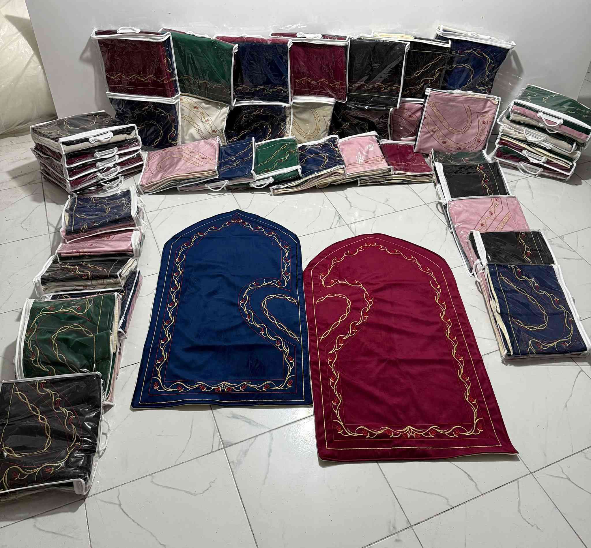 سجادة صلاة 120×70
كابلز مخمل نوعية تقيلة 
تطريز موديلات و ألوان جميلة 
المبيع جملة فقط واسعار جيدة للكميات 
التواصل عبر الواتس اب https://wa.me/message/SEGKQOCNGHUUM1


**إذا كنت صاحب هذا الإعلان وتريد حذفه لأي سبب، رجاءا أرسل رسالة إلى الدعم الفني**