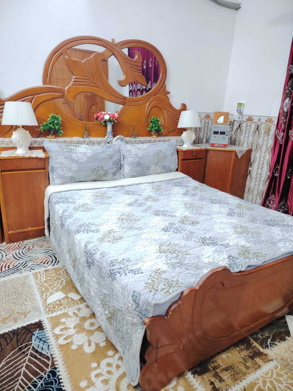 غرفة اخشاب نظيفة للبيع السعر 750 الف وبيها مجال للتوصيل على الرقم ***********
