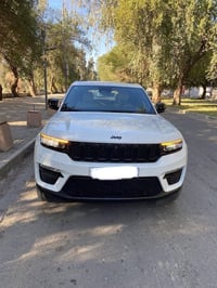 جيب كراند شيروكي 2023 رقم بغداد مميز ماشيه 17 الف بعدها بحاله الوكاله ...
