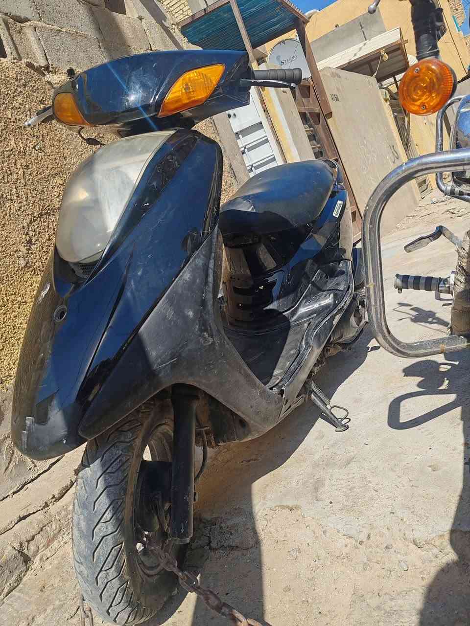 بريز 140 نضيفه 
السعر 400 الف 
سلف هندر مكينه ناعمه ممفتوحه
ادامه كامله عليه دهن جديد 
وبلك وبنز خلفي 
مكاني بغداد البياع الشهداء
يم مطعم البديري ***********
