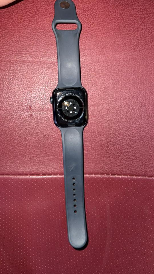 السلام عليكم 
ساعه جيل 8 
كامل ملحقات 
السكن كراده 
***********
