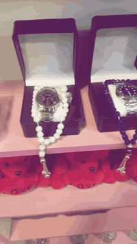 عروض خاصه ❤❤❤❤ عرض خاص عيد الحب بوكس يحتوي علئ ساعه و محبس وسبحه السعر...