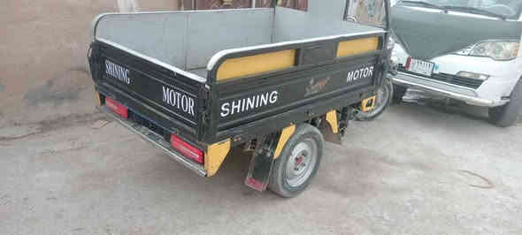 ستوته للبيع موديل 21 فول نضافه كلها عل البلاد هندر كهربائيات سلف كلها شغاله أوراق  اصوليه السعر 1750 وبيها مجال العنوان مشروع الوحدة ***********
