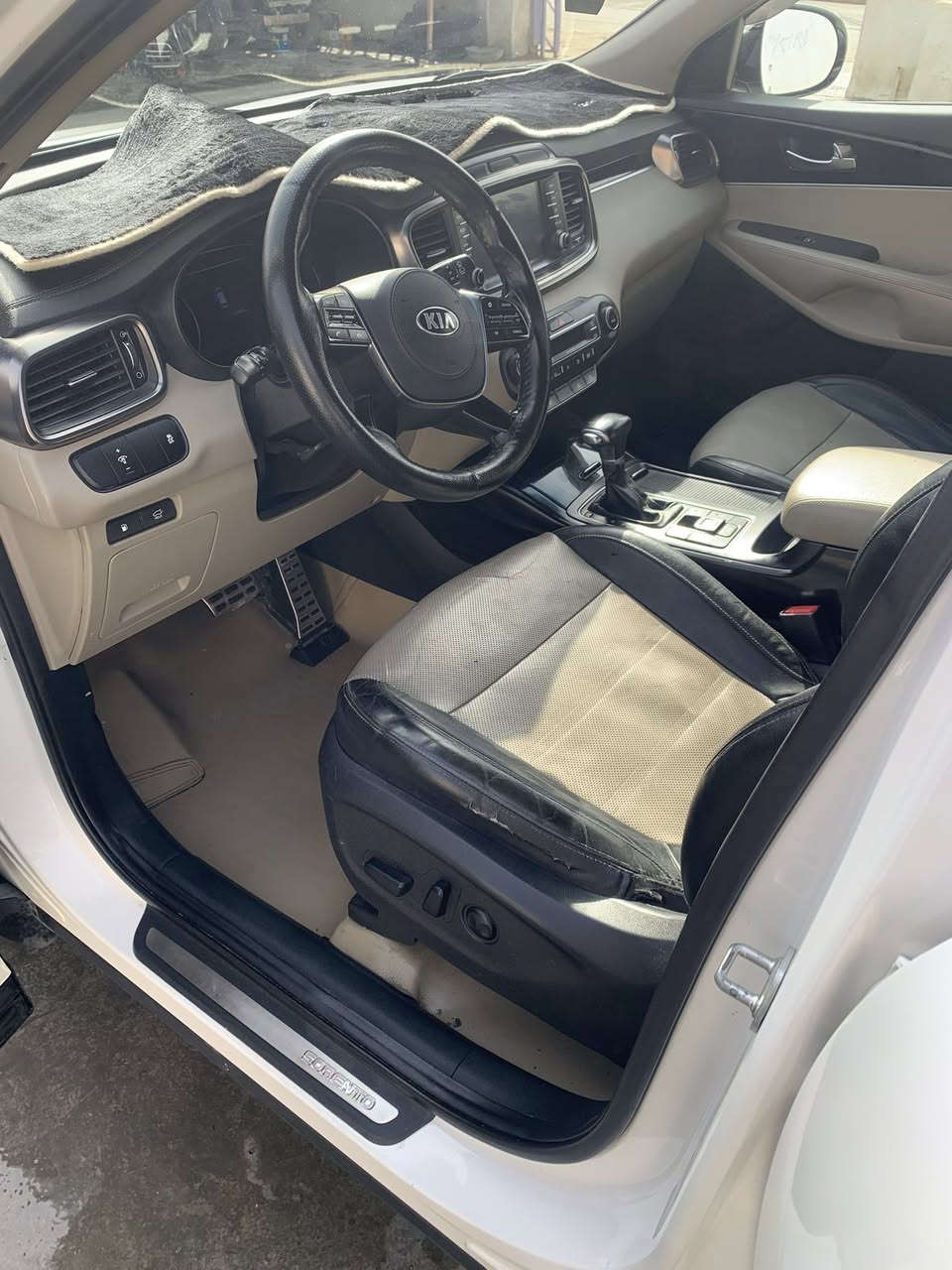 السلام عليك
للبيع سورنتو 2019

بيهه كارت بحافت البنيد وربع الجاملغ الامامي صبغ بدون يي دواخل

مواصفات فول للخير ماشية 112

مكينه وكير كفاله ممحطوط عليهه سبانه 

محرك 3600

7 راكب

تبريد 3 قطع ثلج 

ويل كب كروم 19

رقم دهوك حره تحويل مباشر 

السيارة 8 كير جنطة كهرباء كراسي كهرباء 

أربع أنظمة قيادة 

سعرهه 245

بردات خلفية مكان سياره الانبار قضاء هيت 

للستفسار لاتصال ***********
