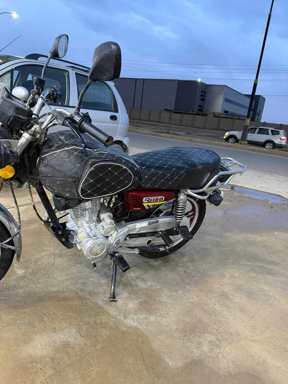 سلام عليكم
سيفان موديل 23شرط النشاط والنضافة محرك سبانة ماممدودة علية شرط
دبلات خلفي امامي جديد انارة زنون 
للتواصل *********** اتصل وبيك خير وتدلل
