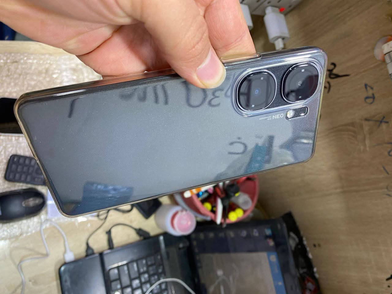 السلام عليكم
جهاز iqoo neo 9 / آي كيو نيو 9
نضيف جدا السعر 330 الف 
المواصفات
ذاكرة 256 رام 12+12
معالج سناب دراغون 8 جين 2 فلاكشب ببجي 120 ثابت
شاشة اوملد 144 هيرتز
بطارية 5160 ملي امبير يدعم سرعة شحن 120 واط


**إذا كنت صاحب هذا الإعلان وتريد حذفه لأي سبب، رجاءا أرسل رسالة إلى الدعم الفني**