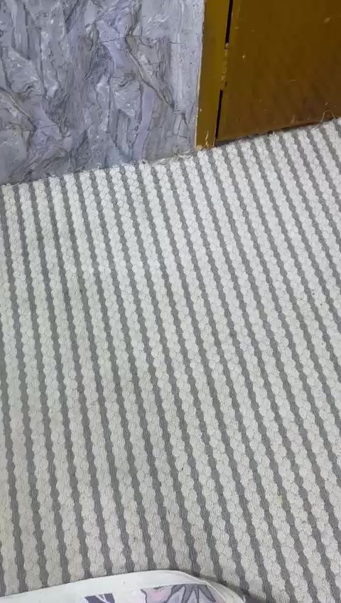 كابرت مفصل ٣ قطع ٤٠ متر نوع ثخين ماخذي متر ٨ تلاف ٤٠ متر نبيع متر ٣ تلاف يصر كله ١٢٠ بيه مجال بيسط بس شراي رجاءن


**إذا كنت صاحب هذا الإعلان وتريد حذفه لأي سبب، رجاءا أرسل رسالة إلى الدعم الفني**