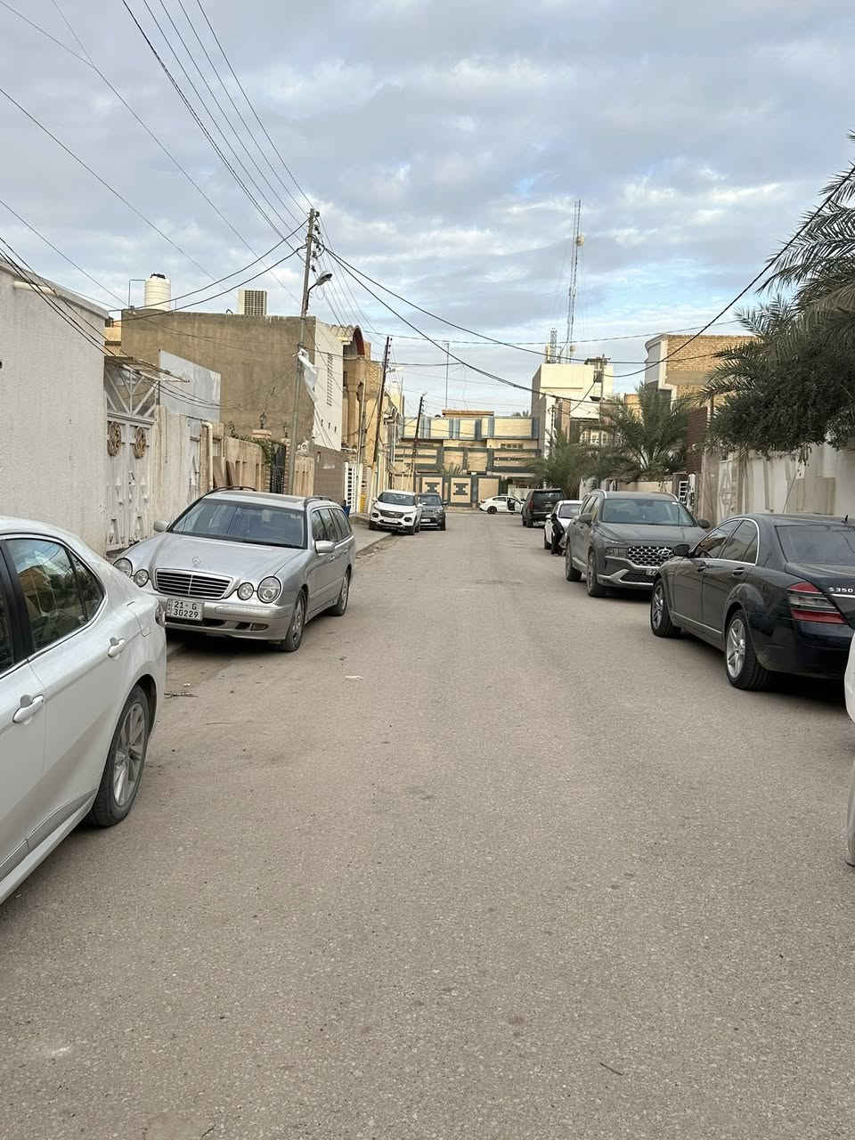 � دار للبيع – حي النفط

📍 الموقع: حي النفط
📐 المساحة: 250 متر مربع
💰 السعر: بسعر عرصة
🌟 الموقع: مميز ومفتوح
🚗 قريب من شارع كربلاء الرئيسي

🔹 فرصة نادرة للسكن 
🔹 موقع حيوي وسهل الوصول
🔹 مناسب للبناء أو السكن الفوري

📲 للتواصل والاستفسار (واتساب او اتصال):
***********

🏷️ مكتب اليقين للعقار
ثقة • خبرة • مصداقية

#دار_للبيع #حي_النفط #عقار_للبيع #فرصة_استثمارية #مكتب_اليقين
