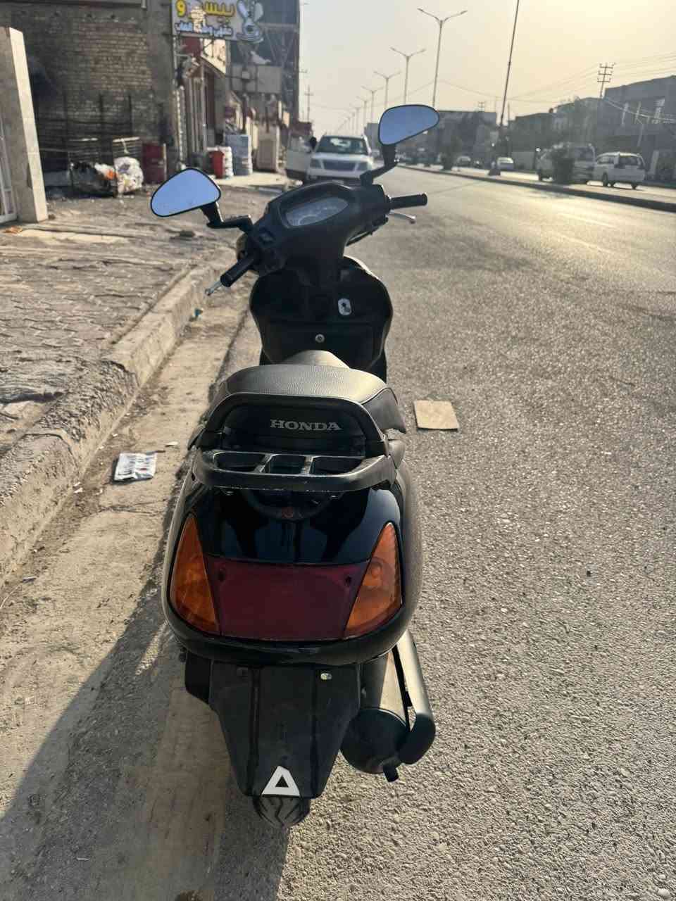 سبيسي نظيفة جداً كلشي شغال بيها 
السعر 650 وبيها مجال بسيط
***********
