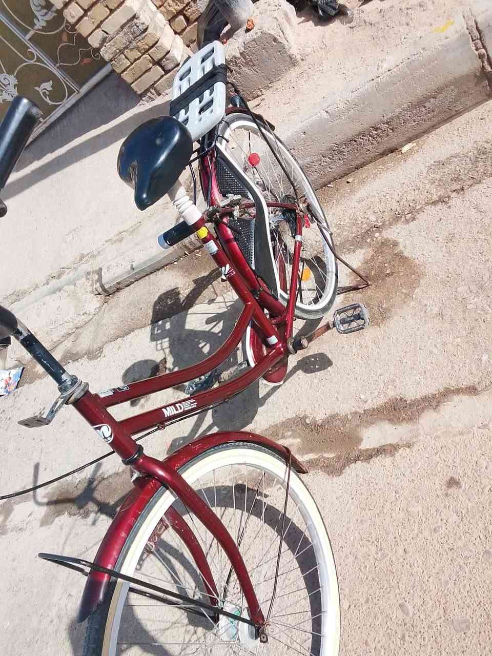 بايسكل للبيع حجم 26 موديل 16 نضيف كلش لون ماروني غراضه كاملة مداكر 2 + كاسحه + دواسات 2 + بي حساس كدام السعر 90 وبي مجال قليل.


**إذا كنت صاحب هذا الإعلان وتريد حذفه لأي سبب، رجاءا أرسل رسالة إلى الدعم الفني**