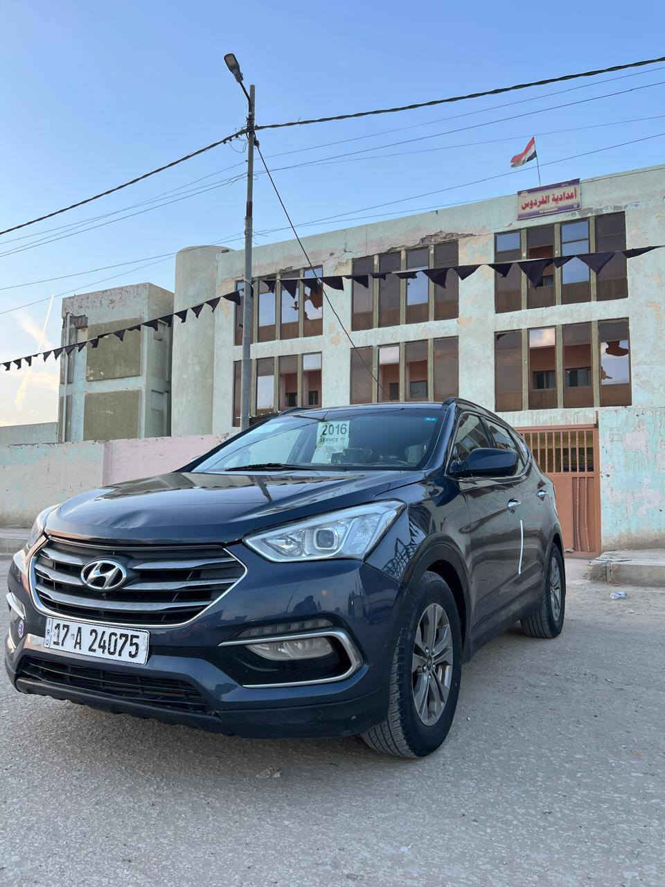 سنتافي 2016 بيه حزام صبغ مكان السياره ديوانيه السعر 124للتفاصيل اكثر الاتصال (***********))
