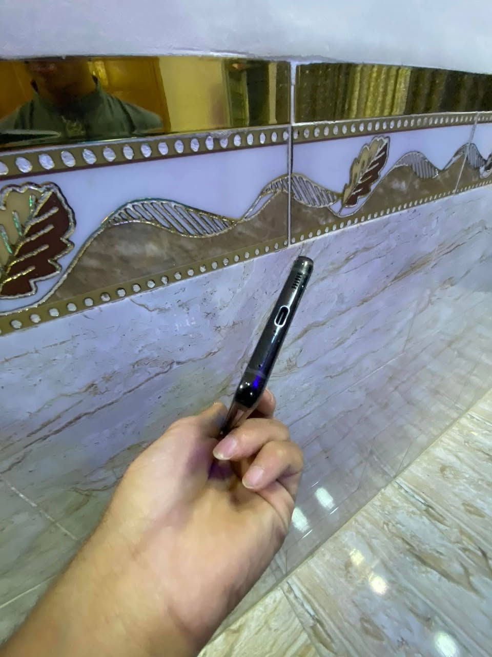 سلام عليكم ورحمة الله مكلف بنشر
جهاز S21الترى فول نضافه90% 
ذكره 256تك شريحه الجهاز ياباني 
كامل مع الباكيت للبيع اومراوس بايفون 13بروماكس مع فرق 
مكاني الفلوجه لتواصل خاص اوعلى الرقم ***********
