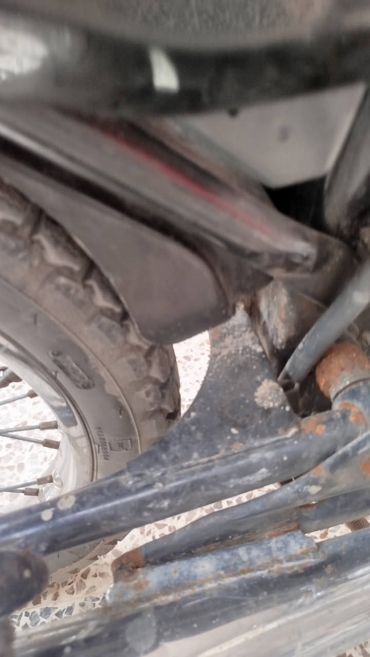 سلام عليك دراجه لبيع بدون مكينه ما مفتوحه شاصي بس مبدل بوش مال ماشه وكفاله عشارين لبكان عماره نهاوند. سعر  550 شراي يتصل ***********
