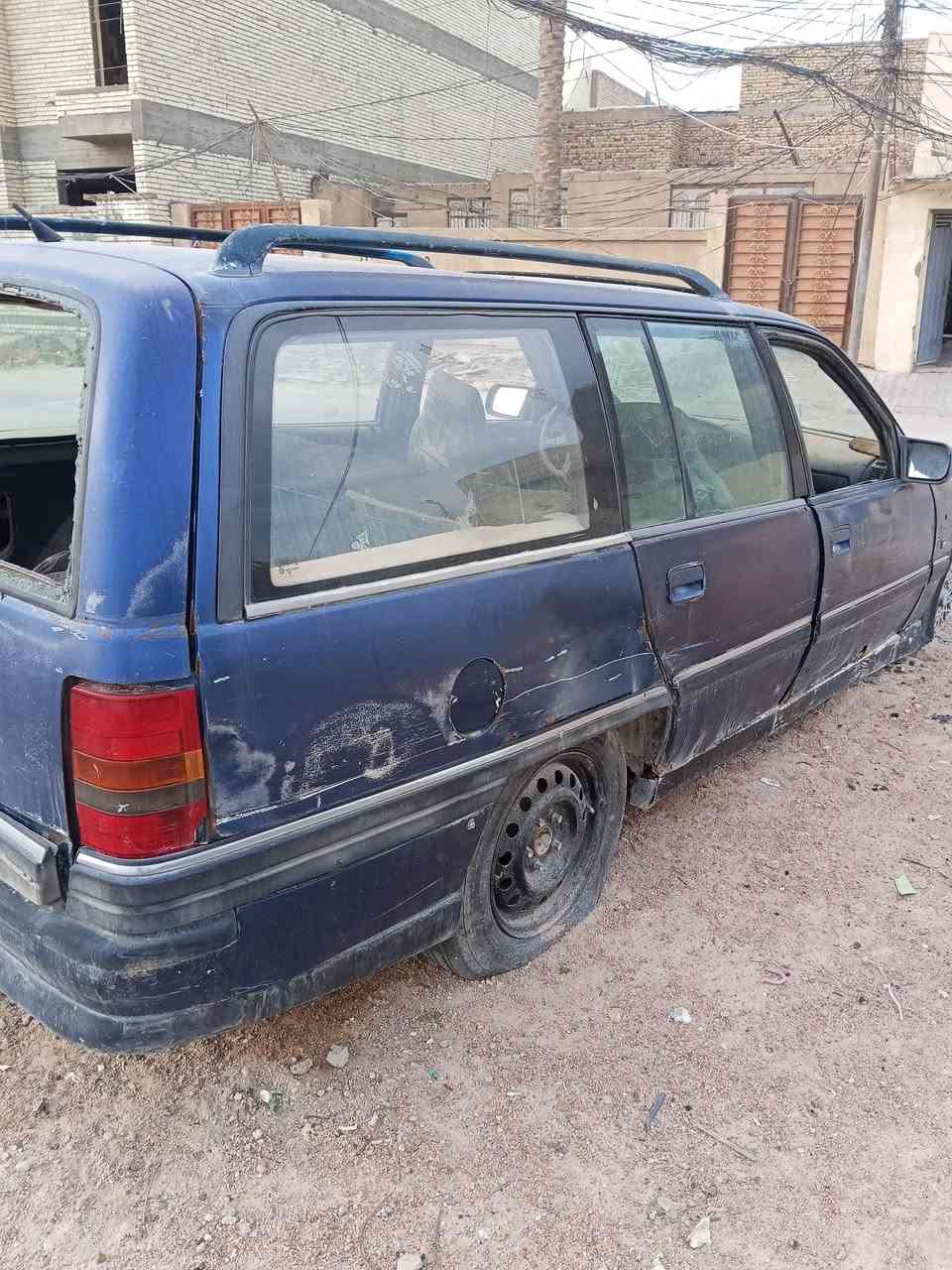 سلام عليكم شباب سياره لبيع سياره تشتغل تيرات تخم جدد سياره كامله شغاله انفخ تيرات واطلع محتاجه باتري رقم ***********
