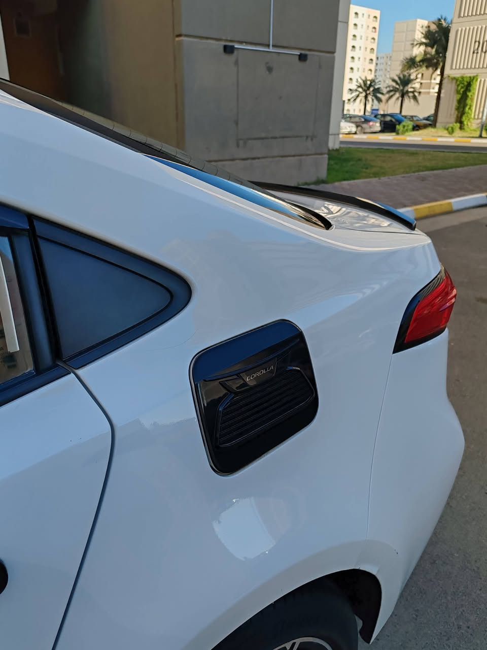 السلام عليكم للبيع
كورلا 2023 شكل ال s فول مواصفات

تحديد مسار 
كامرة دوارة 
اوتو هولد 
كرسي كهرباء 
داخل جلد بلادي 
فتحة سقف 
قطعتين تبريد 
السيارة بيهة كت كامل بيانو بلاك 
دواسات ريزلاين حوضية اصلية 
رقم بغداد بأسمي 
هزة جديدة 
بيهة جاملغ جهة الصدر 
والدعامية الامامية مصلحة فايبر وصابغهة وخال صورة الضربة قبل الصبغ 

السيارة ماشية 66 الف 
مكان السيارة بسماية
السعر 21 مليون الي ميعرف بالسيارة ليطب ويتمنطق بكيفة
***********
