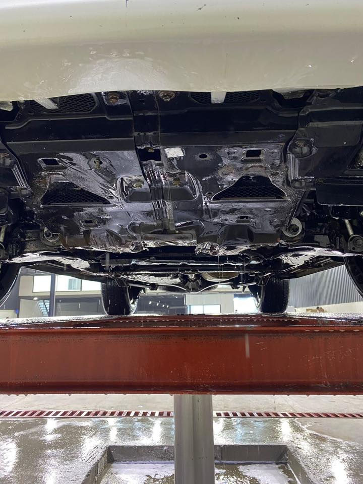 السلام عليكم لادكروز موديل 14 مااعرف بريم فطيم مااعرف السياره فول وبيه تخم تاير جديد وحداديه جديده ترايه مالت 20 رقم بغدادمشروع وطني بااسمي  بيه صبغ عام جماليه ومبدل عكال السياره اثر قدر الله يجفيكم الشر ماشيه 150 الف العنوان كربلاء 
والسعر 3شدات و20وبيه مجال قليل والي يشوفه غاليه عليه يعبر المنشور وايه الرزق اي استفسار ***********
