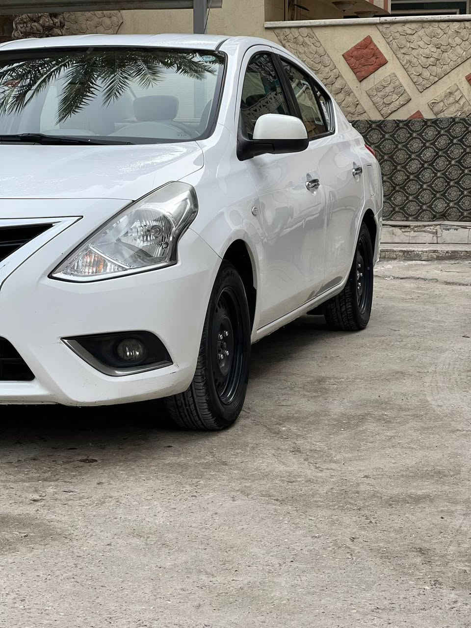 السلام عليكم اخوان  ....
نيسان سني هندي موديل 2021 السيارة جاهزة من كل شيء السعر 110 بيها مجال قليل مكان السيارة ديالى بعقوبه رقم السيارة اربيل الانكليزي بأسمي هزة جديده كله جديد السيارة بدون صبغ بدون تبديل ....
 اني مبدل دهن الكير  من وصل مشيها 100 وهسه ماشيه 105 
دهن المحرك جديد 
رقم ***********
***********
