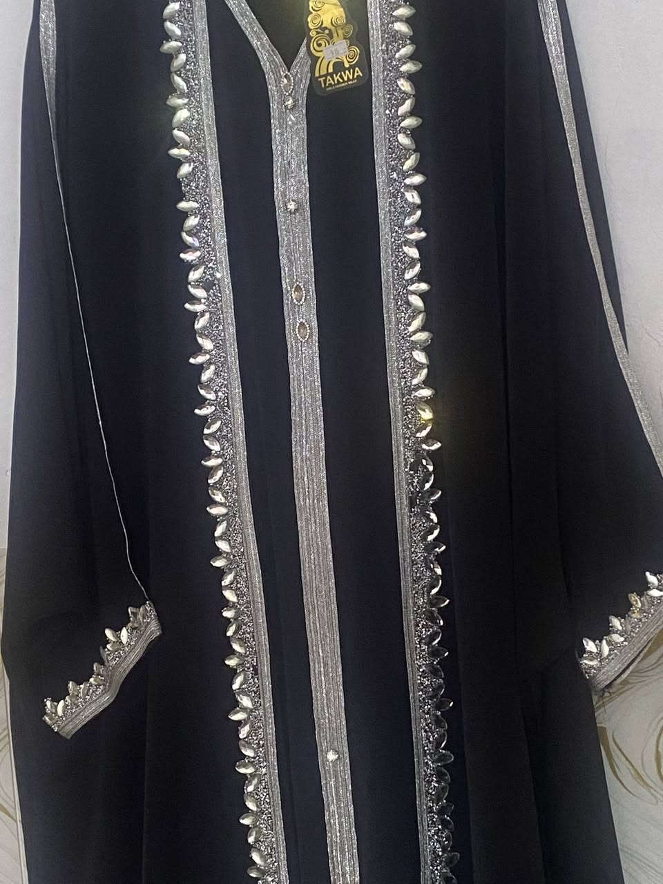 قفطان اسود قياس 50
يلبس من وزن 80 الى 100 
يفيد الي اعمارهم من35 واكثر
ماملبوس ابدا بس قياس دقيقه وحده 
السعر 50الف


**إذا كنت صاحب هذا الإعلان وتريد حذفه لأي سبب، رجاءا أرسل رسالة إلى الدعم الفني**