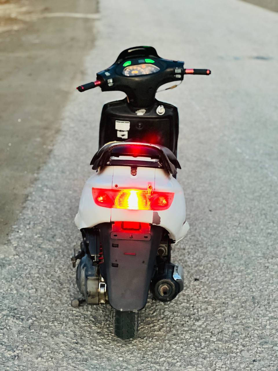 سلام عليكم
دراجه فراشه مامفتوحه 
مكينه ماكس
مزوده
ويل رياضي
شيال رياضي 
يدات رياضي 
دراجه جاهزه مانقصه اي شي السعر 550
الاتصال ع الرقم
***********
