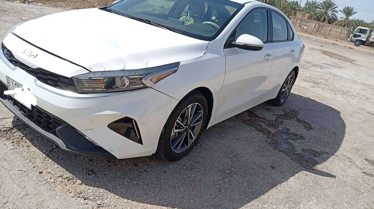 السلام عليكم ورحمه الله اخوان فورتي للبيع فقط موديل 2023 رقم مثنى معوقين تبديل بنيد فقط صور الحادث والسونار مرفقه موصفات رادار امامي وخلفي تحديد مسار وباقي المواصفات معروفه.....السعر نهائي 135 مكان السياره السماوه الرميثه 
***********
***********👈 السعر نهائي 135
واليرد يتئكد رقم الشاصي موجود بل صور
