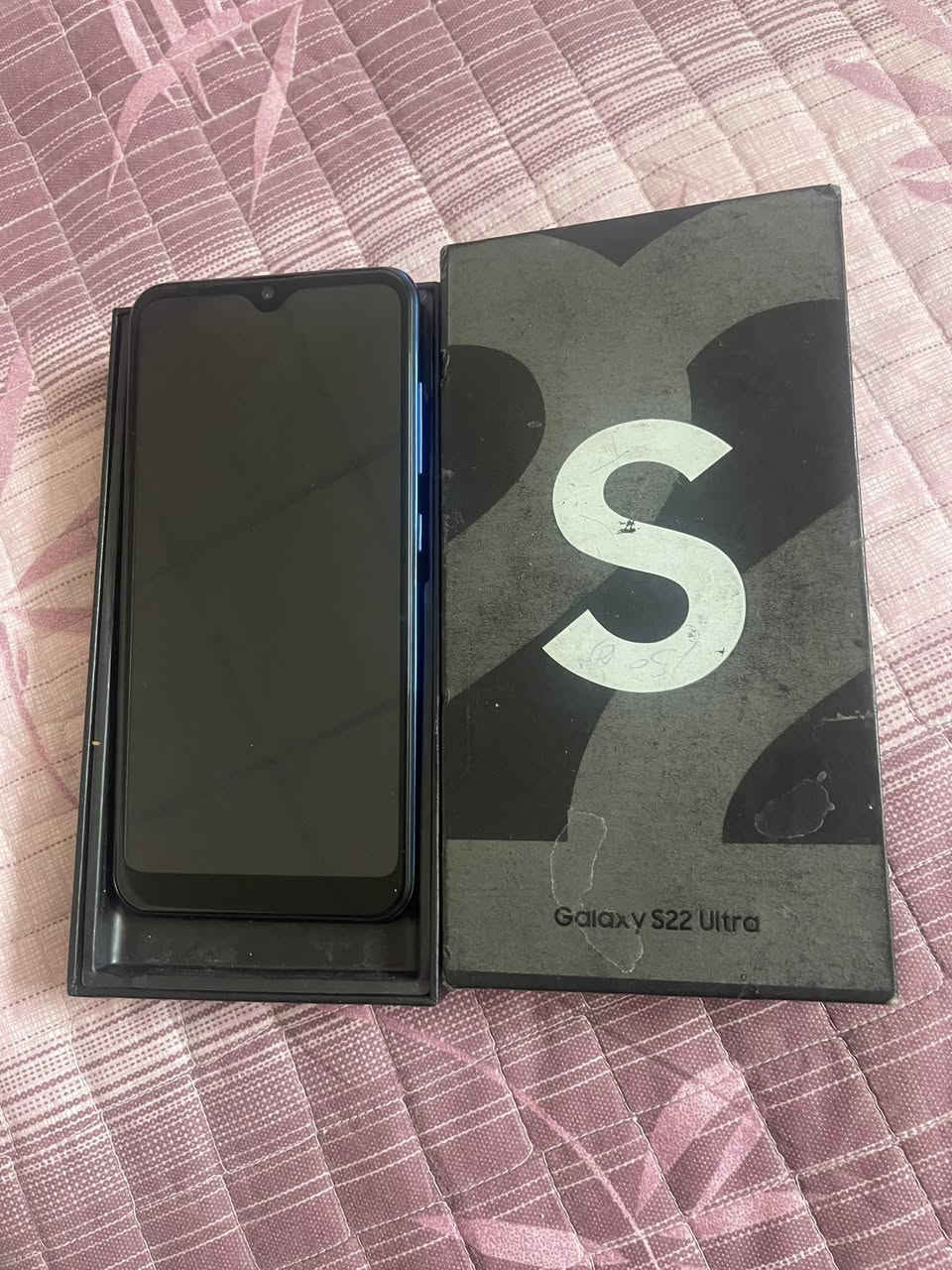 موبايل samaung galaxy s22 ultra جديد لوك مثل الي ب صوره  كوبي اصلي ما اعرف كدامك ال صور و مواصفات كلها مكتوب. Ram8     Rom128
سعر علي خاص


**إذا كنت صاحب هذا الإعلان وتريد حذفه لأي سبب، رجاءا أرسل رسالة إلى الدعم الفني**