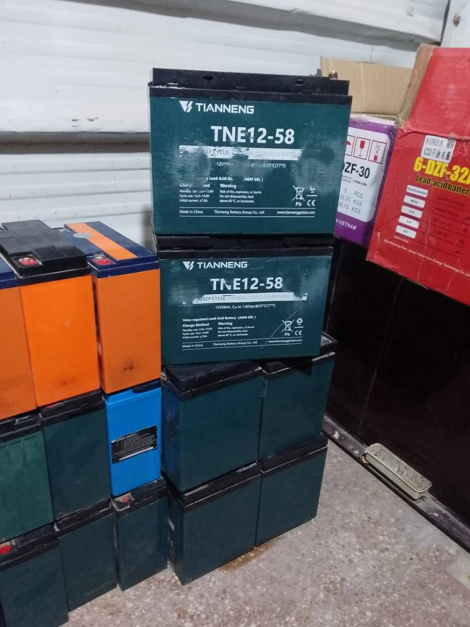 السلام عليكم مثل ما عودتكم جبتلكم بطاريات مستعمله اخو جديد وجبه جديده اخو جديد انواع عندي متوفره  اتصل ع رقم *********** او ادخل خاص مكاني بغداد
