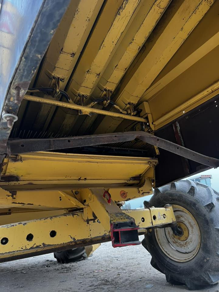 للبيع حاصدة موديل 2000 هيدرو 5 بلم تك درام مكينة بم ونوزل رقم واسط مكفولة من الطك والحيم والفطر المكان واسط العزيزية ***********
