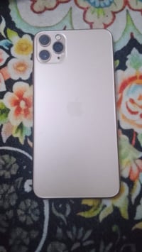 أيفون 11برو ماكس نضافة فول مبدل شاشة وبطارية أصليات الجهاز كله شغال في...