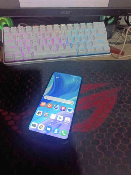 متوفر في محل سيد قاسم لصيانة الموبايل 

جهاز HUAWEI هواوي 
Y9s واي تسعة اس
المواصفات : 
التخزين 128
الرام : 6
سعر الجهاز 75 مع ايربود وشاحنة تجارية 
ارقام التواصل 
واتساب : ***********
العنوان : حي نضال شارع الضغط قرب سوق الجمعة محل سيد قاسم
