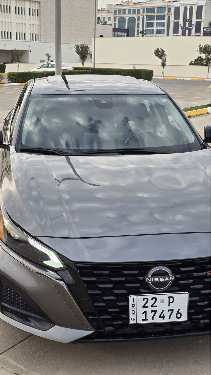 Nissan Altima SR+ AWD Full Option
ماشيه 37000

حادثها فقط ربع البونيد كما موضح بصوره السونار

SR Plus Package AWD 
فتحة سقف (Sunroof)
جنطات رياضية SR
Paddle Shifters (شفتات خلف الستيرن)
شاشة أصلية كبيرة Nissan Display
Apple CarPlay & Android Auto
Wireless Charger شحن لاسلكي
تشغيل بصمة Push Start
دخول ذكي Keyless Entry
تشغيل عن بعد Remote Start
مقاعد أمامية كهربائية (السائق والراكب)
مقاعد جلد Sport Leather Seats
ستيرن رياضي جلد
مكيف أوتوماتيك Dual Zone
Blind Spot Monitoring نقاط عمياء
نظام تنبيه السيارات بالخلف
نظام منع الاصطدام / فرملة طوارئ Auto Stop
حساسات وكاميرا خلفية
إضاءة LED أصلية
نظام صوت أصلي Premium Audio
Bluetooth + USB
مثبت سرعة
مواصفات SR الداخلية والخارجية الرياضية الأصلية
سعر 182 و بيه مجال للطيبين 
مكان  التواجد بغداد و اربيل 
***********
*********** أربيل, العراق
