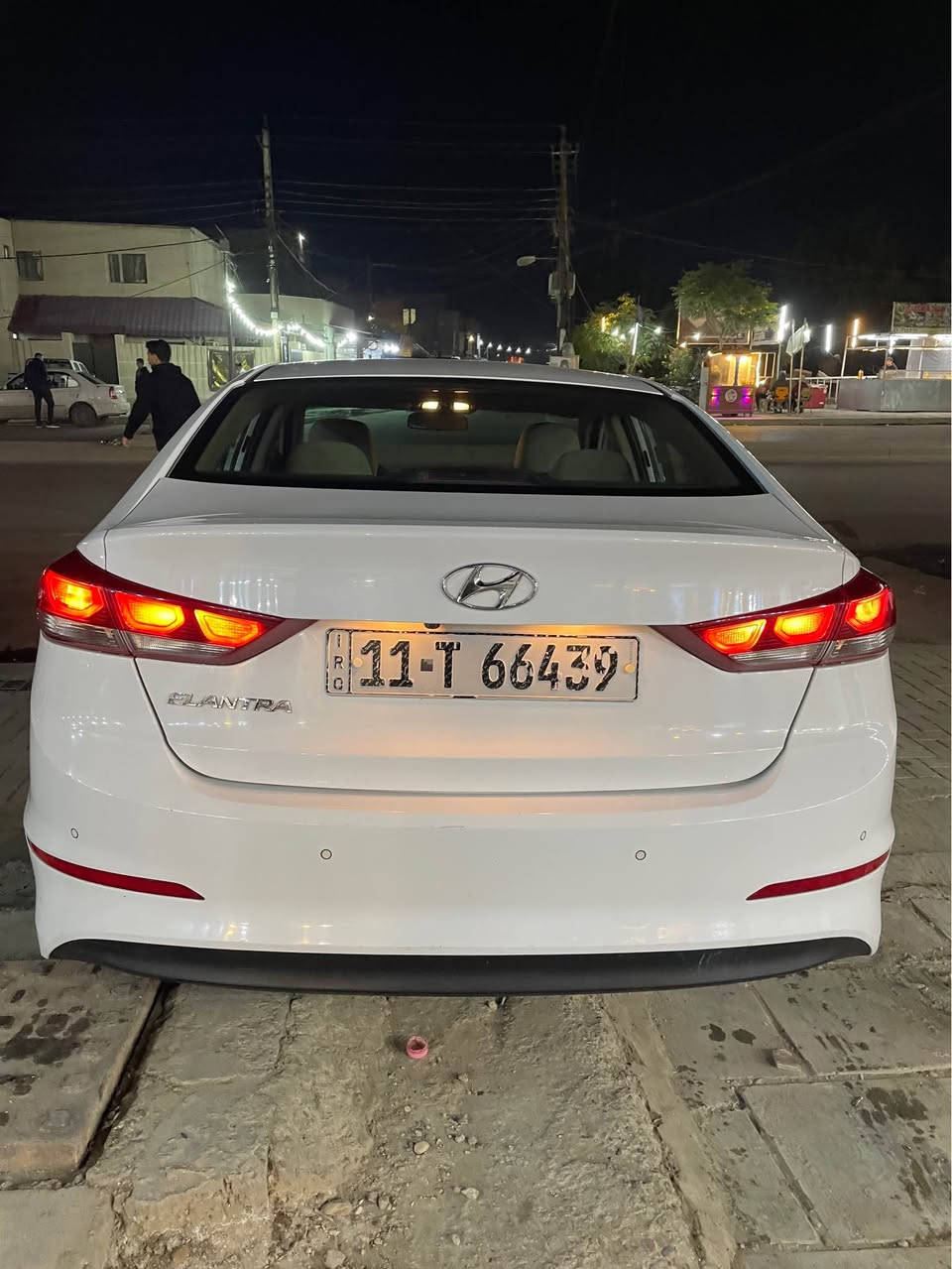 السلام عليكم 
النترا 2017 لون ابيض خليجي محرك 2000 دوش فتحة مري شفط بدون صبغ بدون حادث بدون بارد ماشية 130 الف فقط  مكاني بغداد الكرخ  
الاتصال على *********** بغداد, العراق
