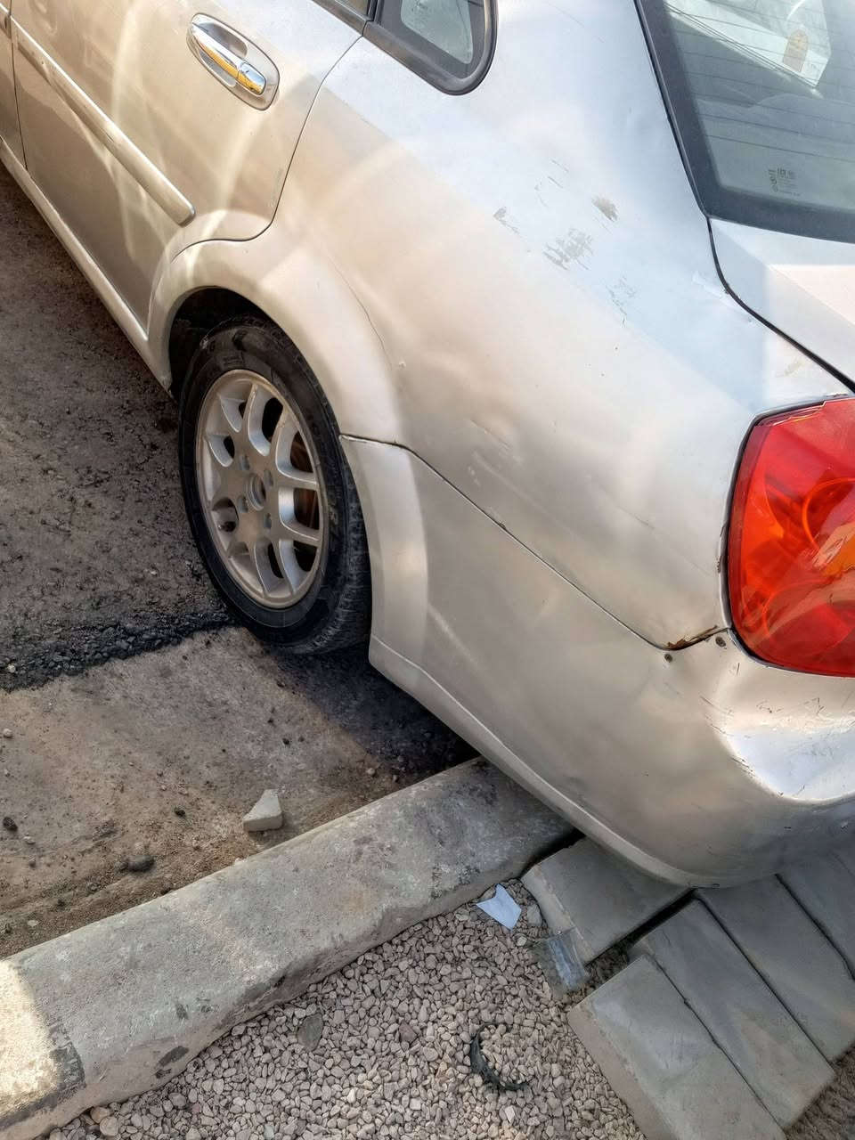 لاستي شكل اوبترا موديل 2008 رقم بابل انكليزي موجودة بكربلاء كير و محرك و تبريد مكفول  حدادية جيدة بيه ضربة بالجنطة صفح قريبة على البك لايت الجاملغ الأيسر بي صبغ السعر 65 عليه غرامة مرورية 400 الف 
***********
