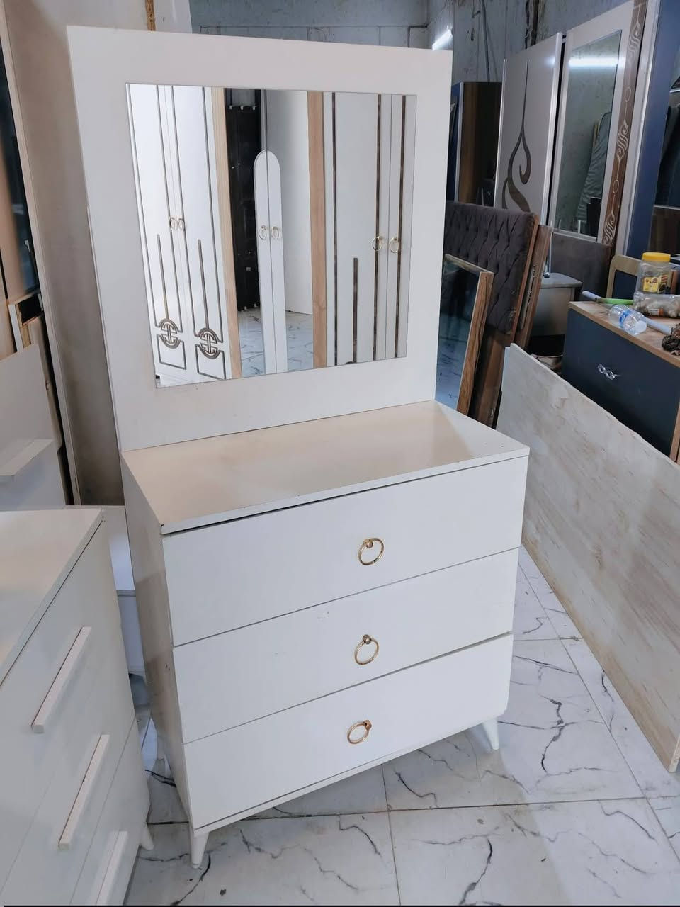 غرفه فول نضافه ونزاكه معه شد ونقل داخل بغداد مجانا للحجز خاص 475
واتس ***********
