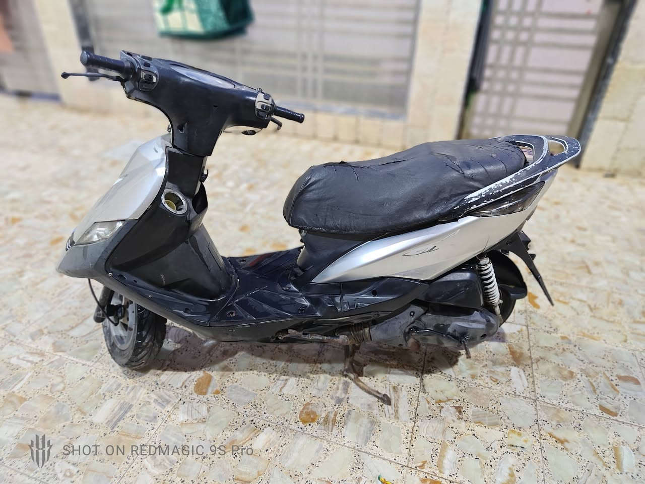 دراجه ثعلب لبيع سعر 350بيها مجال
متروكه صالها شهر يرادلها تاير بس وقبق بانزين مابيها شي شغاله بس من بنجرت تركتها عنون يم مجمع العذراء مقبيل سوك جبير ستفسار ***********فقط وساب
