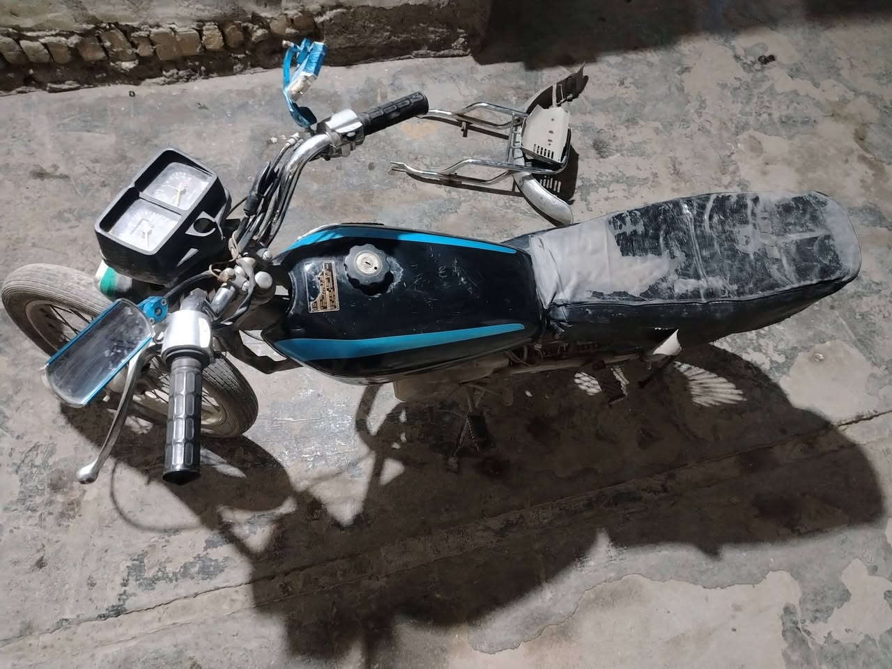 السلام عليكم دراجه للبيع سعر ١٢٥ نقص هندر ولويل الخلفي يراد تعديل مكان الدراجه نهايه حي العامل ***********
