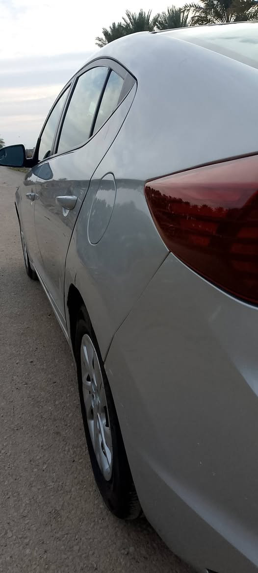 السلام عليكم
النترا 2019 وارد امريكي مكينة 2000دوش 
نص فول كامرا وشاشة تحكم ستيرن  نضام سبورت ماشية 45 الف كير ومكينة مكفولات
ضرر جاملغ خلفي رقم ديالى الجديد مكان ديالى ناحية كنعان السعر 150
الرقم *********** غير متواجد ع الفيس
