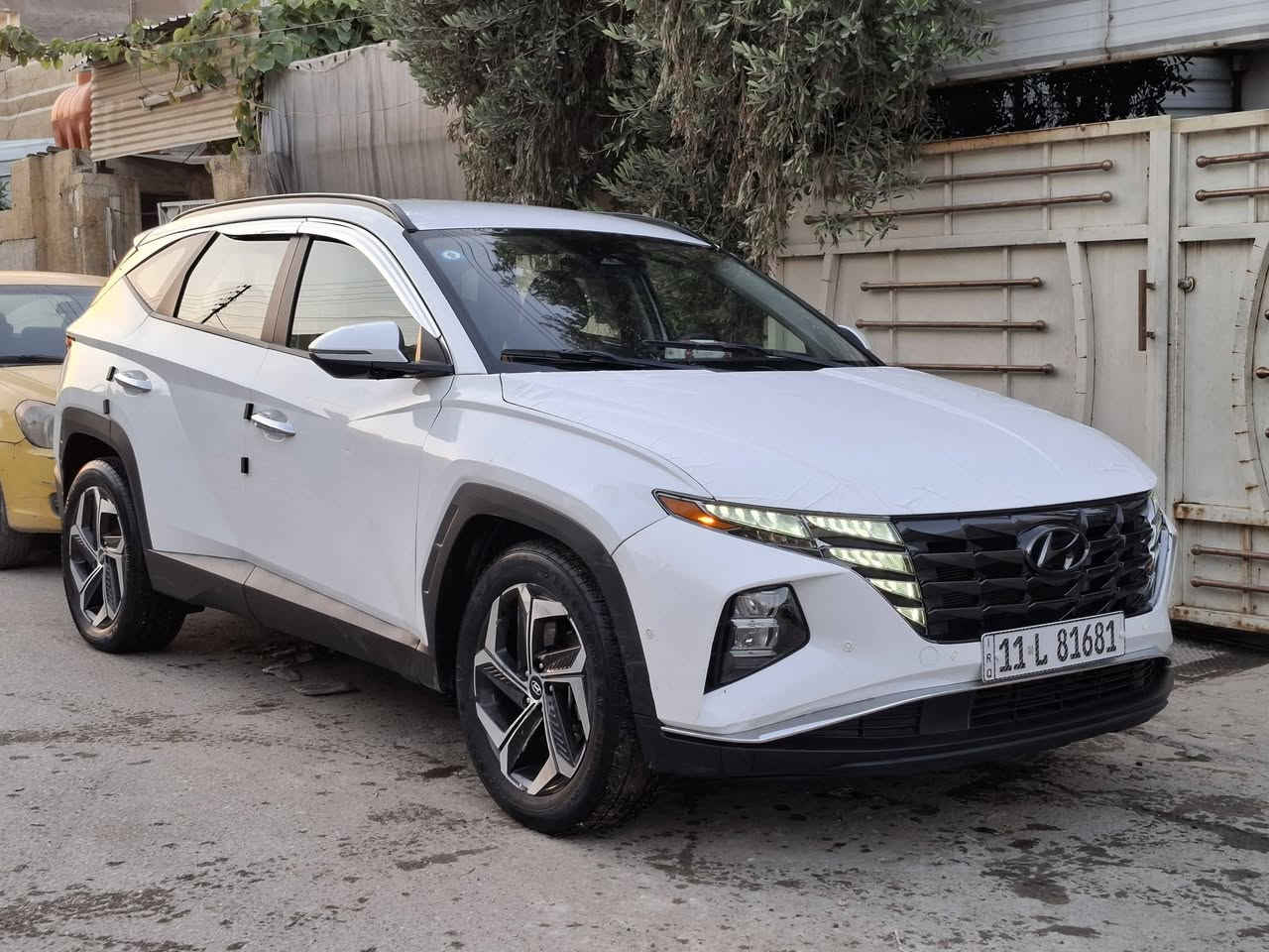 السلام عليكم ورحمة الله وبركاتة سياره توسان موديل 2022 سياره جاهزة اي نقص مابيها بيع او مراوس حسب القناعه هذه رقمي *********** مكاني بغداد البياع 💚 متواجد واتساب
