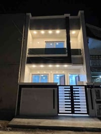 دار للبيع 🔥🔥 المساحه /100 متر  الواجهه /5 متر النزال 20 متر  يحتوي علئ...