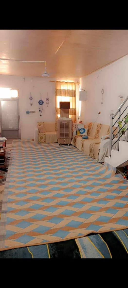 بيت للاجار كوفه قرب مسجد السهله قرب معمل الدبس
70متر يحتوي... 

صاله ومطبخ وصحيات 

والطابق الثاني  غرفه 

وصاله صغيره 

وسطح 

جاهز من واير مولده 

وتانكي وكيزر وماطور

ايجار الشهر150   مطلوب عائلة صغيرة


**إذا كنت صاحب هذا الإعلان وتريد حذفه لأي سبب، رجاءا أرسل رسالة إلى الدعم الفني**