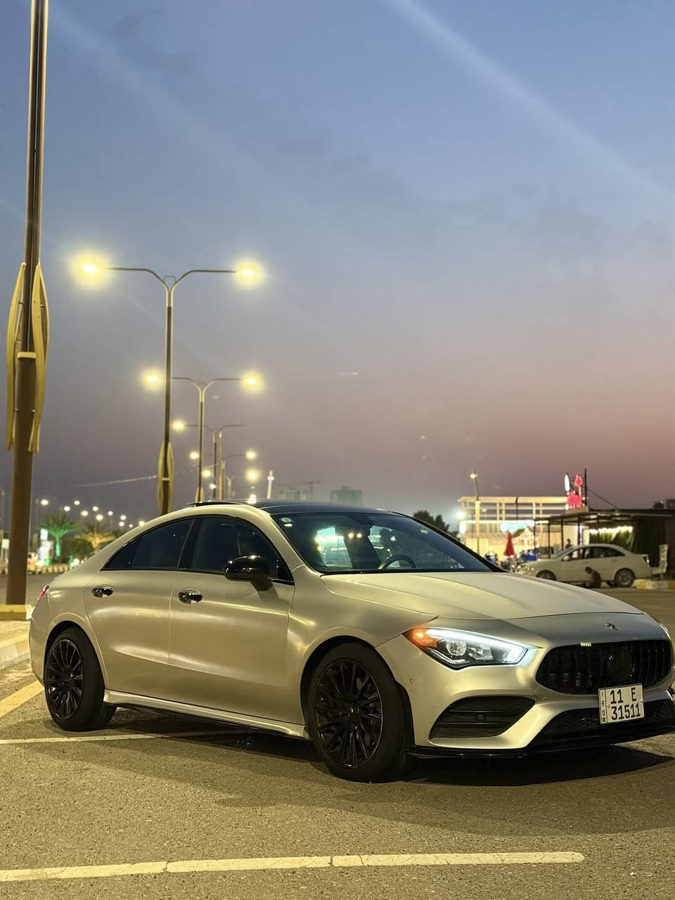 السلام عليكم
مرسيدس 2022 
CLA 250 
رقم بغداد باسمي تحويل مباشر
سياره مغلفه PPF طافي 
محرك 2000 تيربو 
سياره جاهزه وكلش حلوه 
كشن كهرباء وخزن ومساج وتدفئة بل كشنات 
القماره بانورما 
شاحن لاسلكي 
ويل 18تو سايز 
أربع وضعيات قياده 
شاشه تجي متصله 
الالوان الداخليه متغيره 64لون 
داخلية السياره احمر واسود 
موس تحكم 
تبريد قطعتين 
سياره فول موصفات 
صندوك يفتح حساس 
مري كهربائيه قلابه 
كير محرك وحداديه سياره جاهزه 
سياره وارد وصور الضرر مرفقه
بدون ايرباك بدوان شاصي وبدون لغد  
ماشيه km 100 
السعر 210 وبيه شويه مجال 
***********
***********
