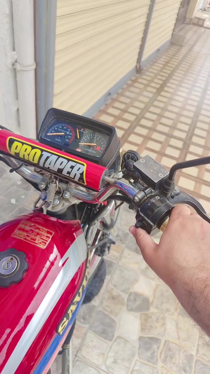 دراجة سافين 5 گير محرك 150CC ما مفتوح موديل 21 سلف كهربائيات كله شغال دراجة نظيفة ما بيها اي عيب السعر 600 و بيها مجال حگ الجية

متواجد فقط واتس اب و رقم.. ***********
